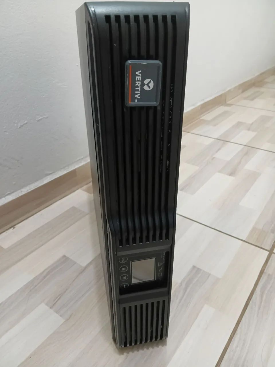 Nobreak Liebert modelo gxt4-700rt-230 - Foto 5