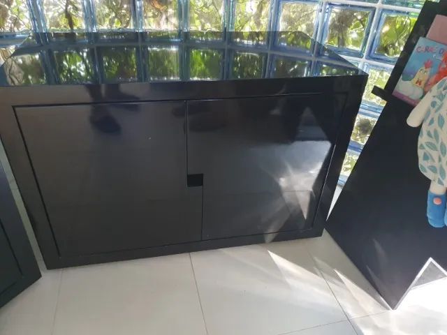 Buffet / Aparador em Laca Preta com Rodinhas