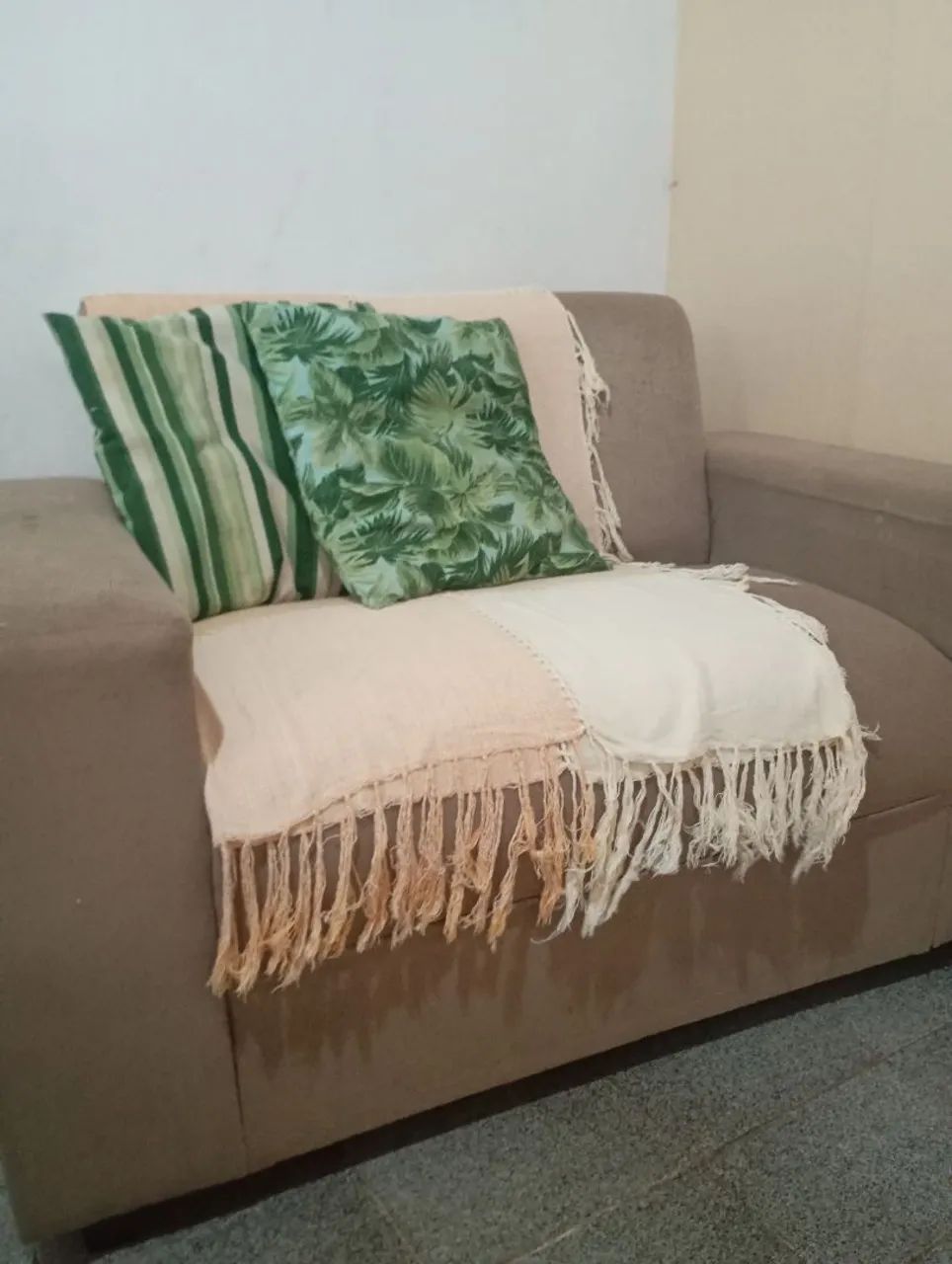 Sofá pequeno a venda!  - Foto 2