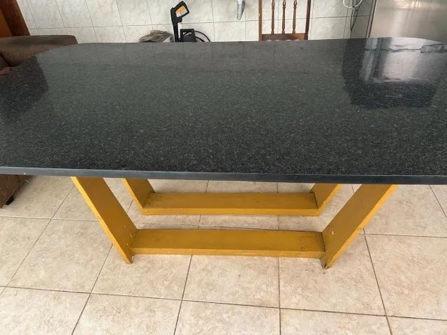 Mesa de jantar artesanal em madeira - Foto 4