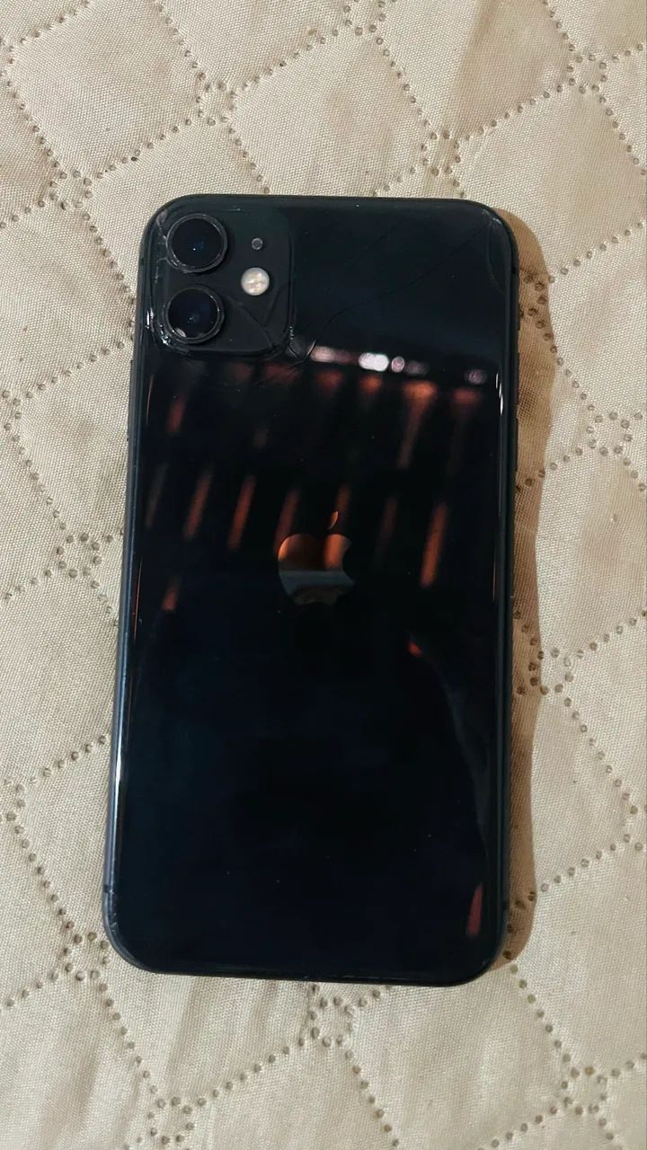 iPhone 11 64 GB Oportunidade  - Foto 3
