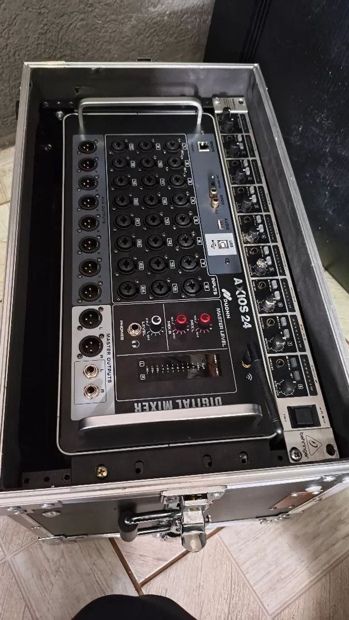 Mesa digital no rack 