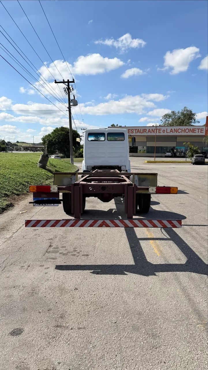 MB 1214L - Foto 2