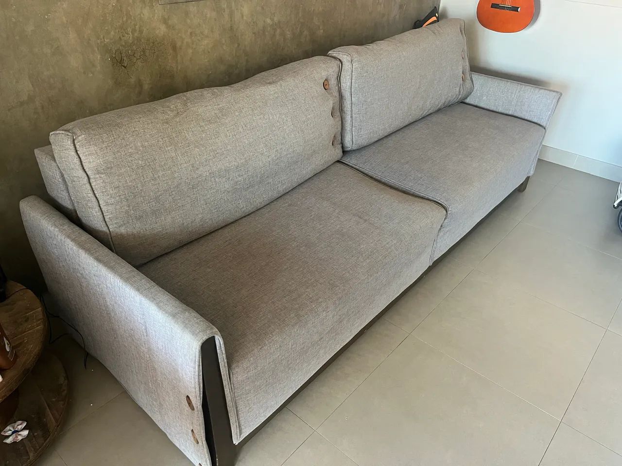 Sofá fixo 250cm com molas ensacadas, em linho cinza  - Foto 2