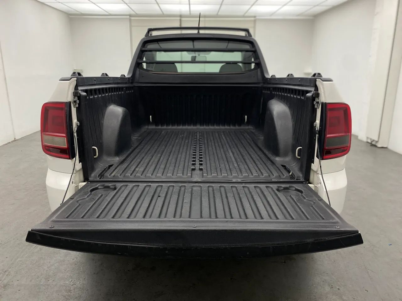 Volkswagen Saveiro Trendline 1.6 T.flex 8V 2018 - Foto 8