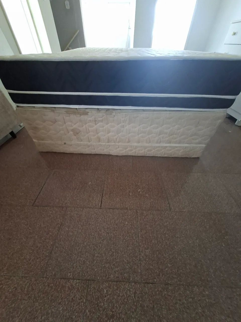 Cama casal, box + colchão  - Foto 2