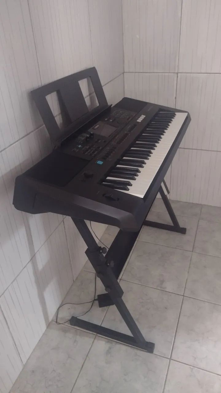 TECLADO YAMAHA PSR e473