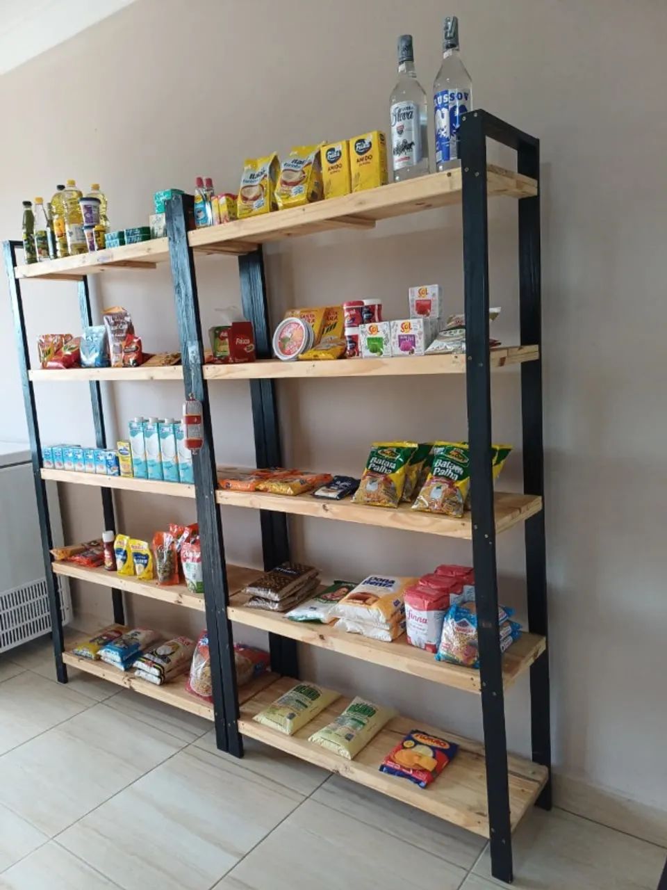 PRATELEIRAS E BALCÃO CAIXA PARA CONVENIÊNCIA  - Foto 3