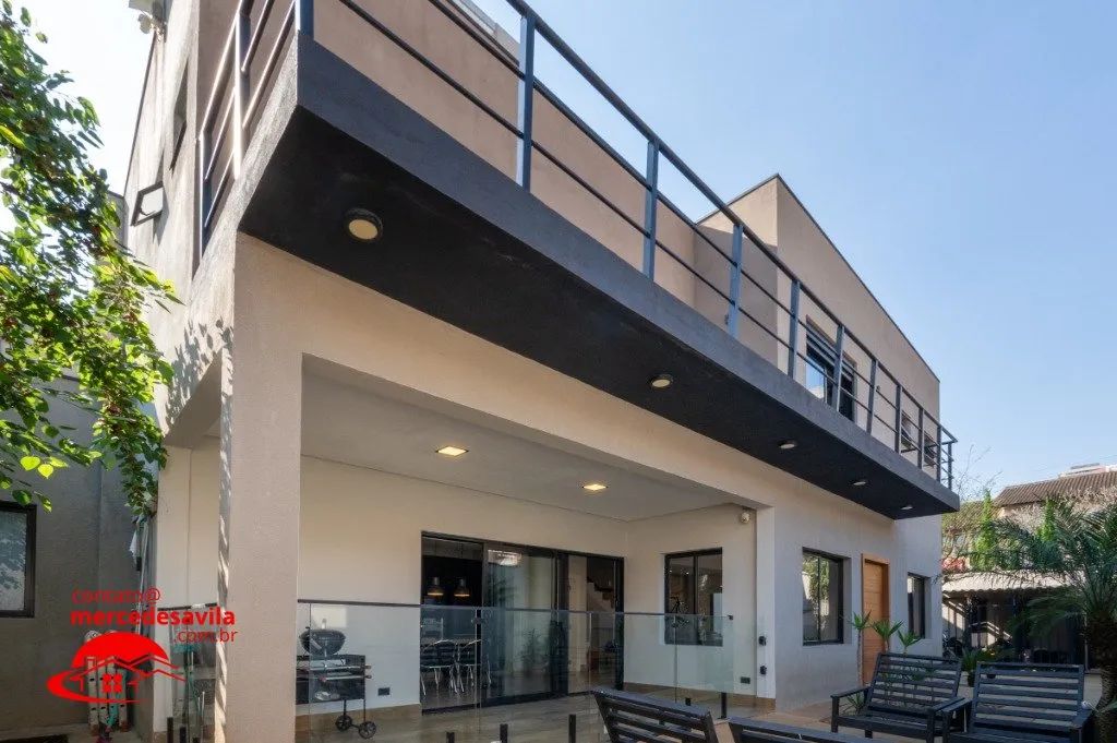 Casa de Vila Reformada no Brooklin 3 Suítes 188m²