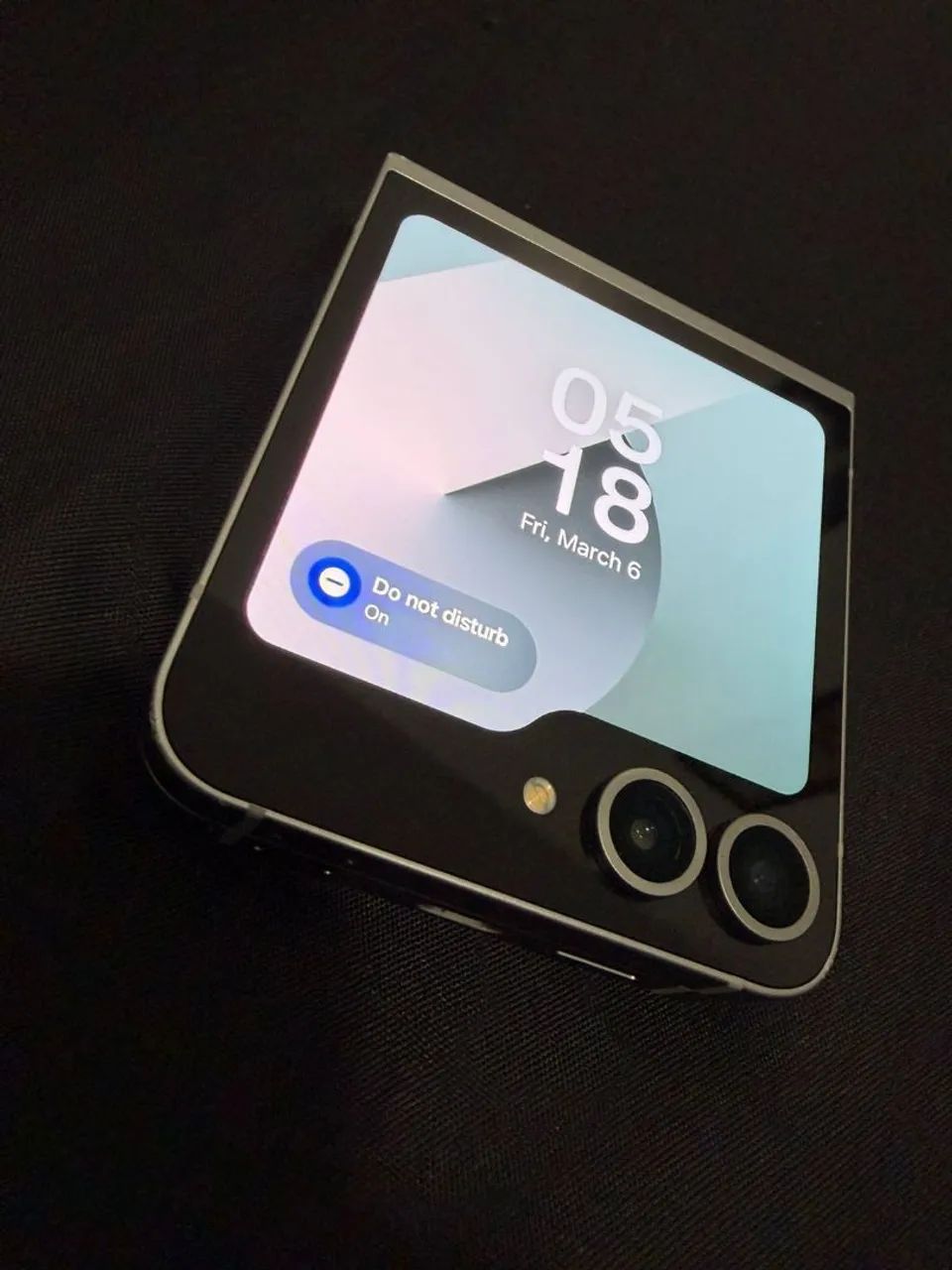 Samsung Galaxy Z Flip 6 - defeito na tela