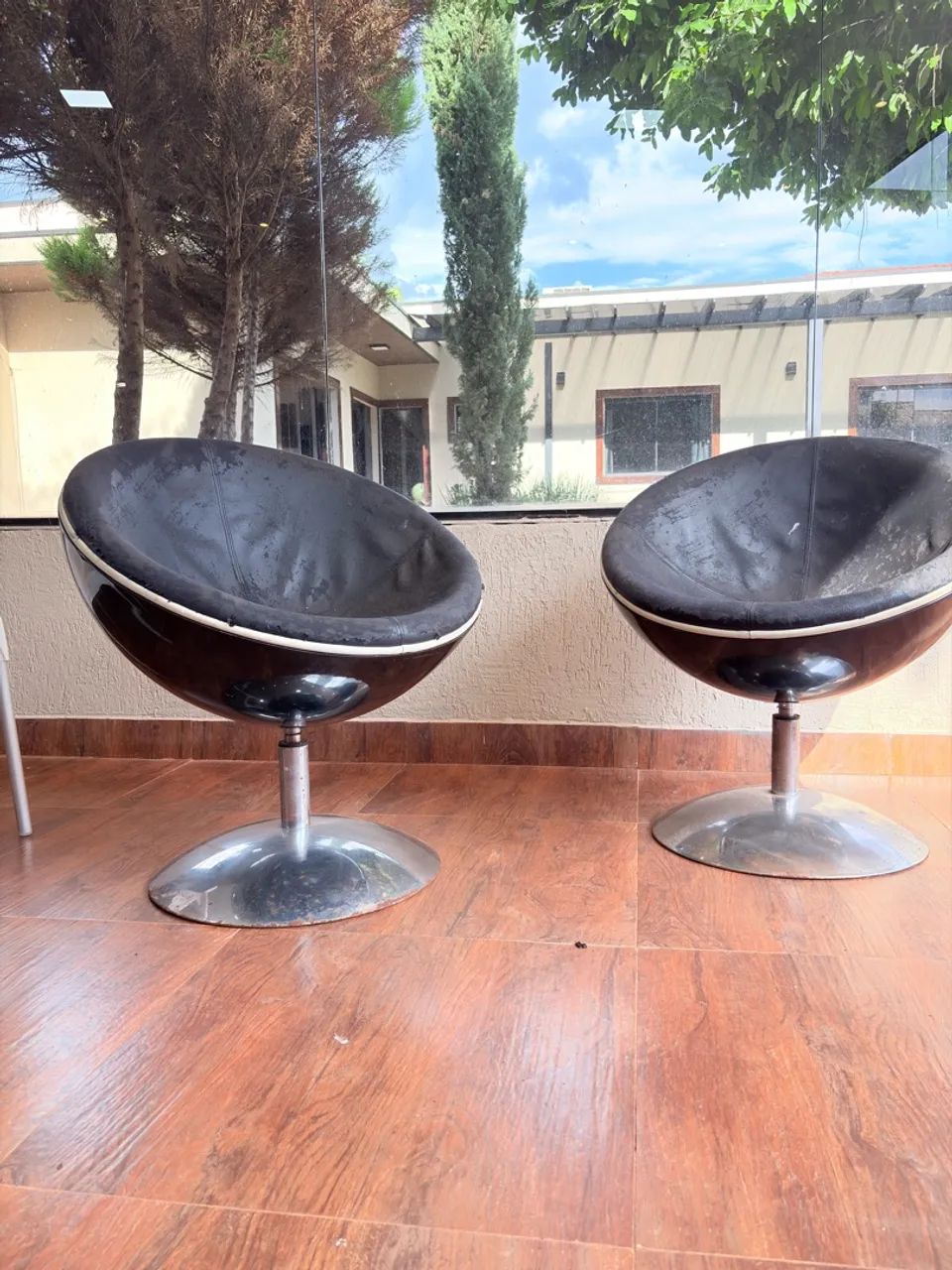 Poltronas giratórias - courino e aço  - Foto 3