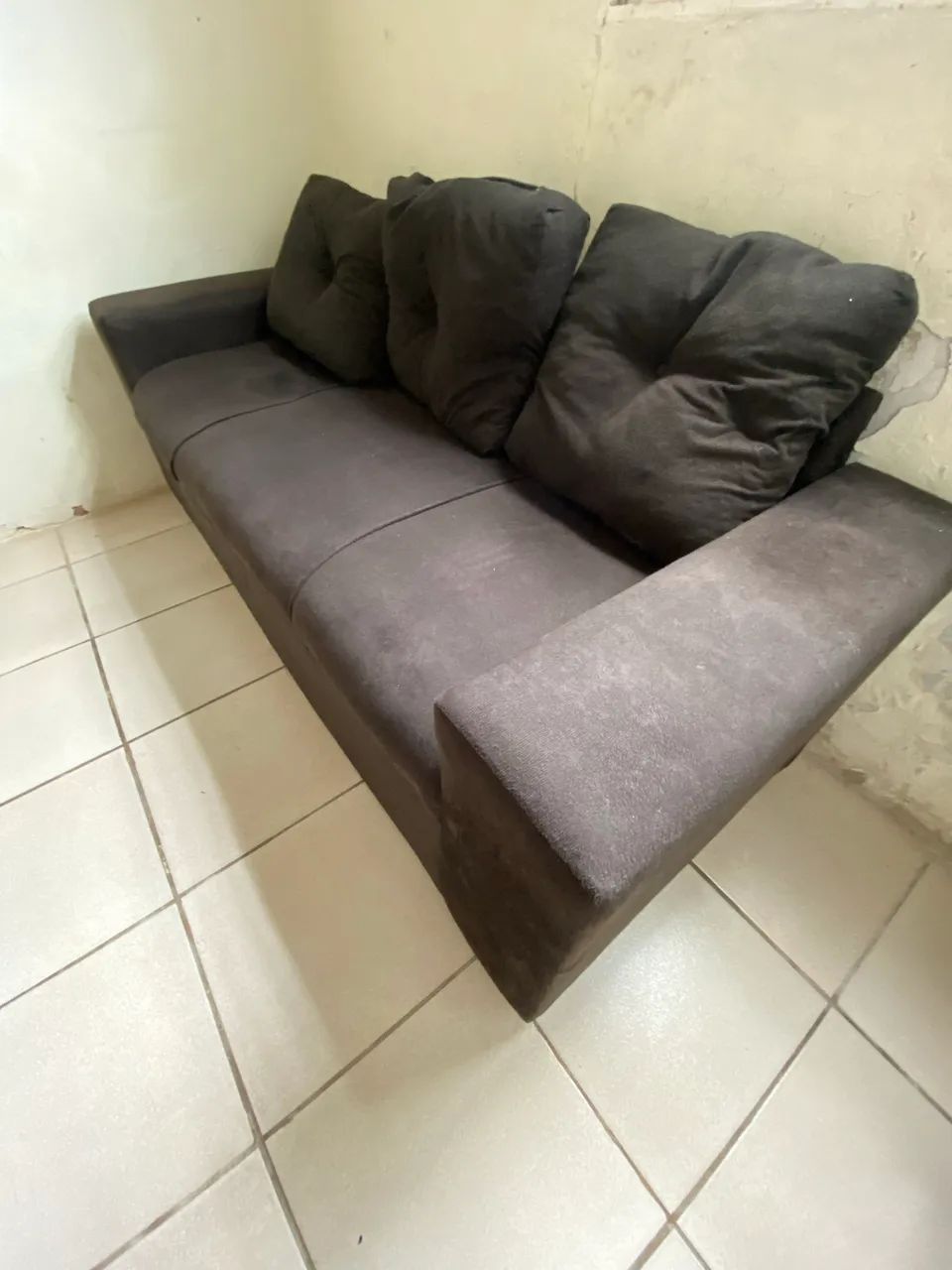 Sofá de três lugares preto  - Foto 2