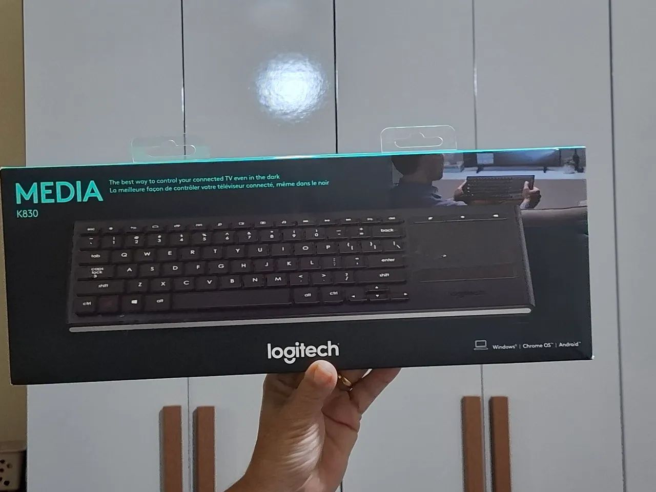 teclado sem fio com touchpad, ideal para controlar Smart TVs e computadores à distância - Foto 4