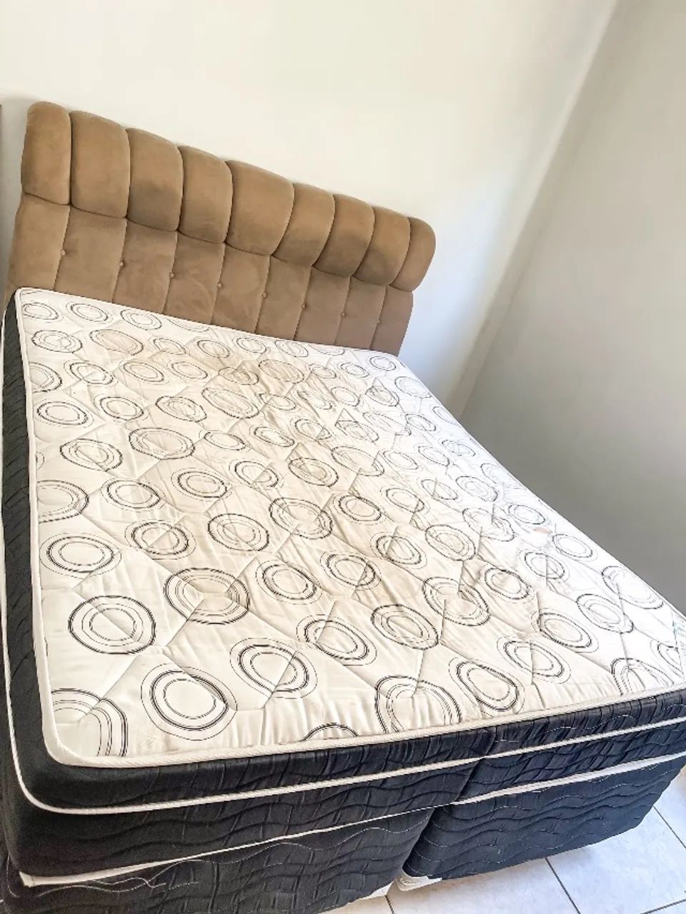 CAMA BOX QUEEN COMPLETA
