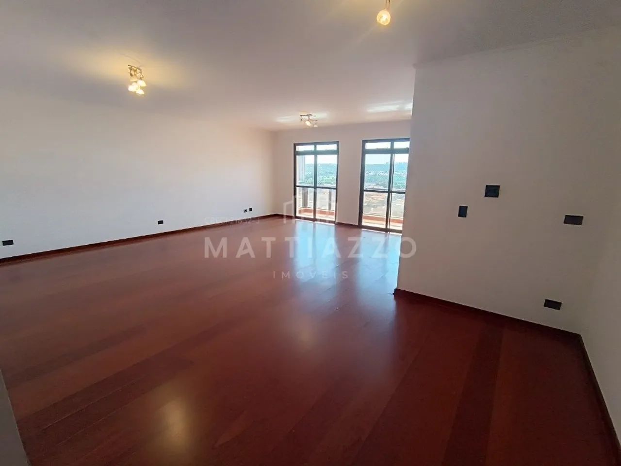 Apartamento à venda, com área total de 321m² no Edifício Bassinelo em Limeira/SP