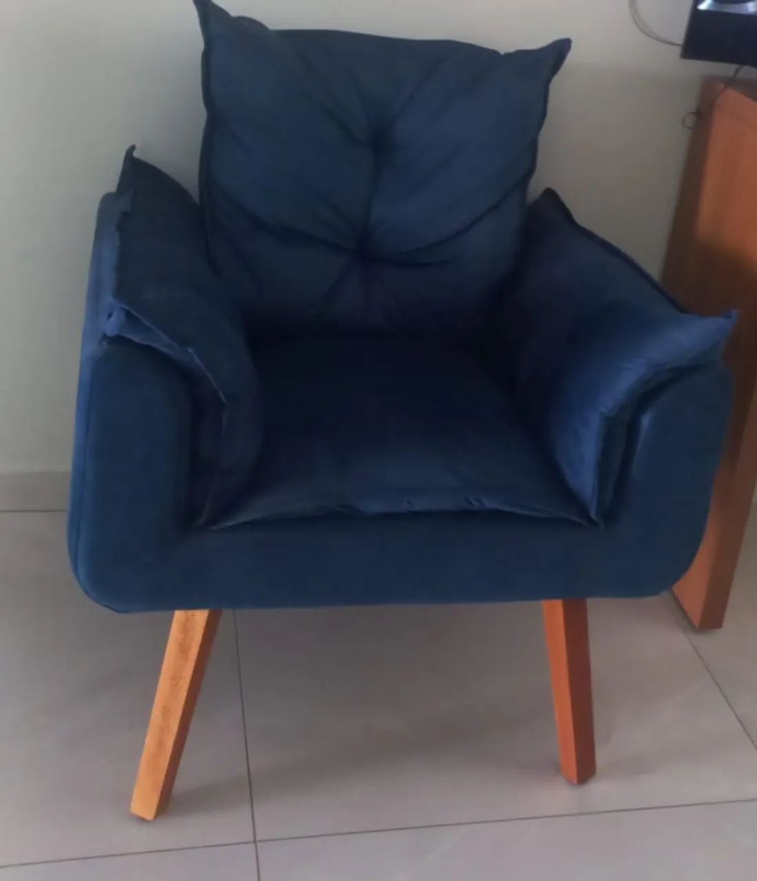 Sofá, poltronas e geladeira - Foto 2