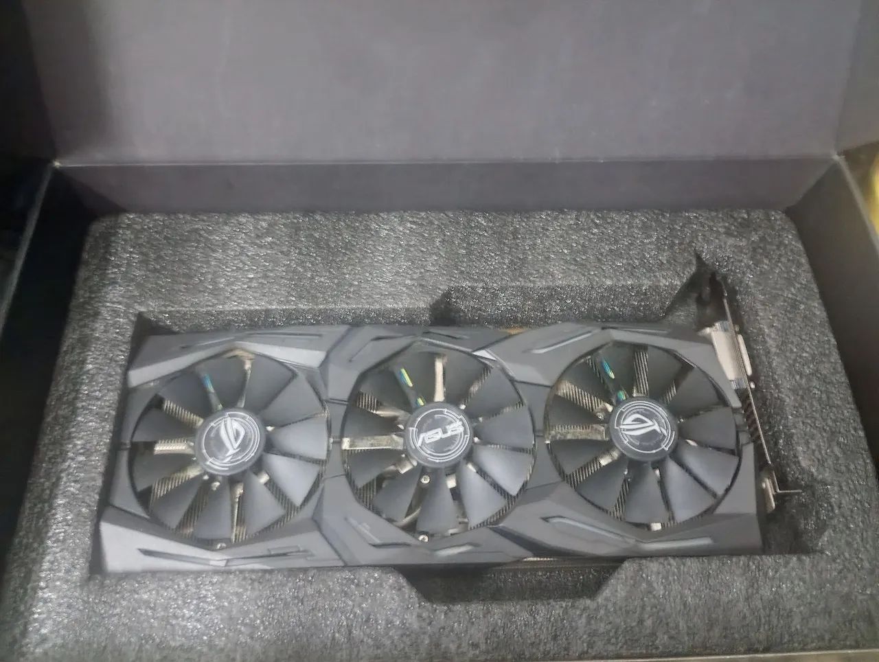 Placa de vídeo strix 1070 - Foto 3