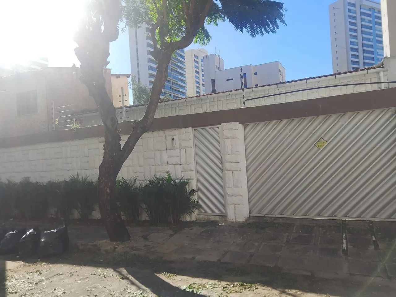 Alugo Casa no bairro Guararapes 