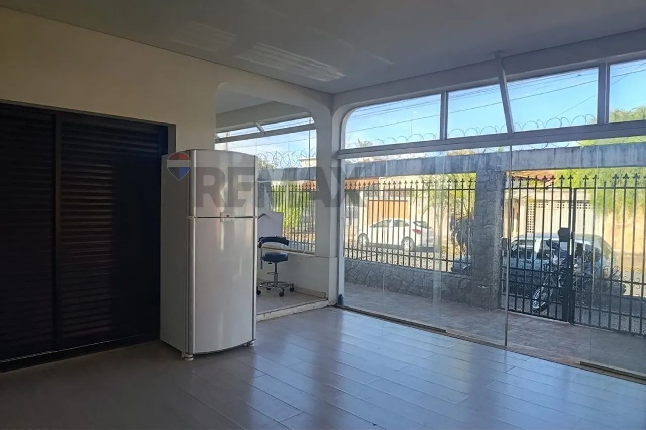 CASA À VENDA COM TERRENO DE 924 m²  CENTRO  ARAGUARI/MG - Foto 4