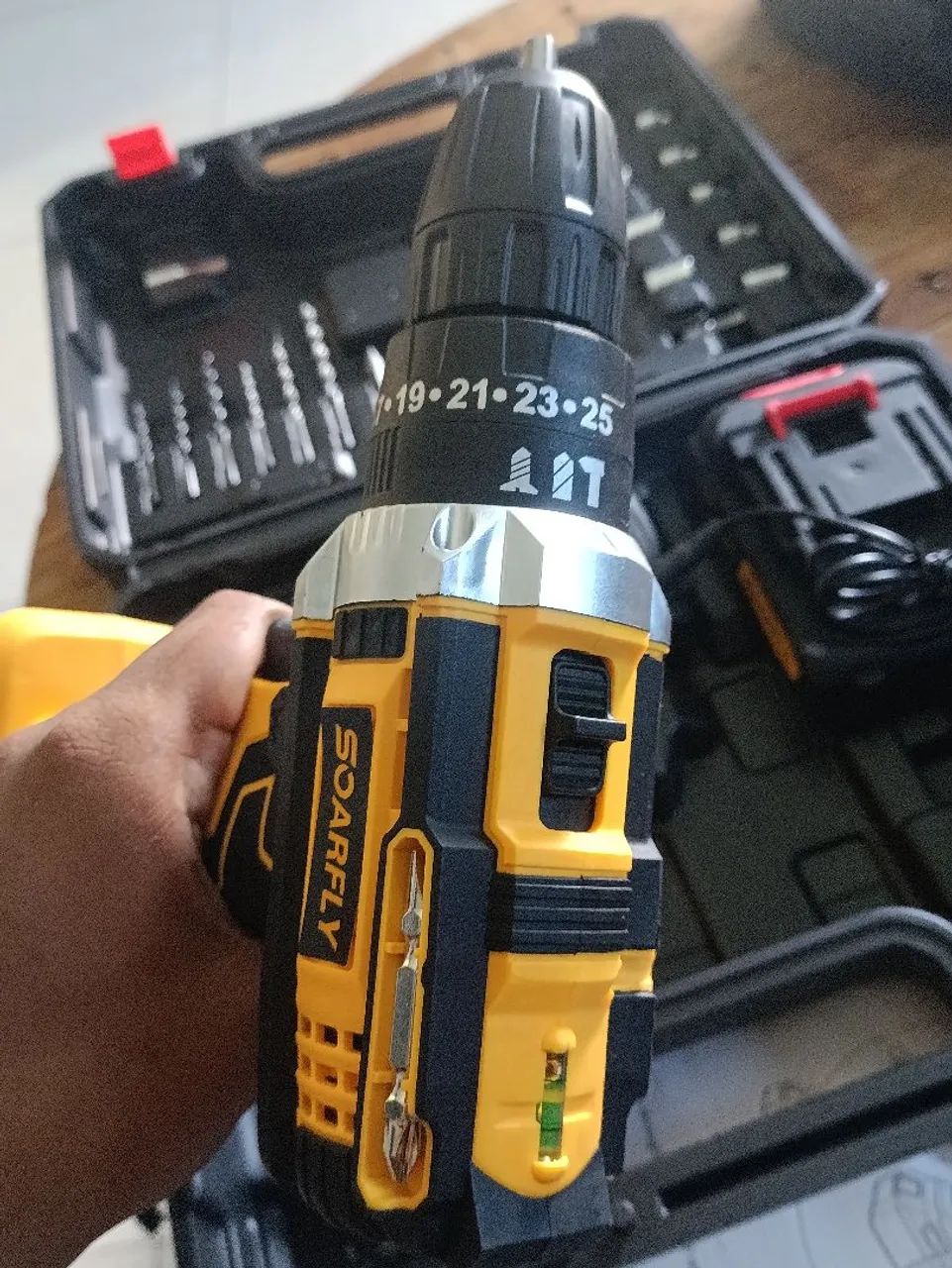 Furadeira e parafusadeira com impacto - Foto 2