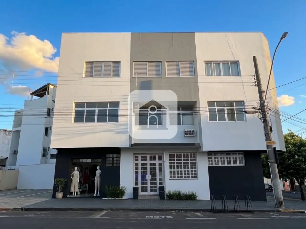 Prédio Comercial e Residencial à venda no Centro - Foto 2