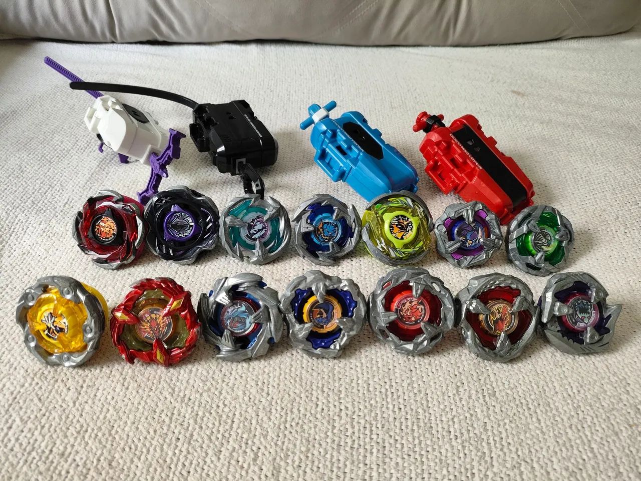 Lote 14 Beyblades X