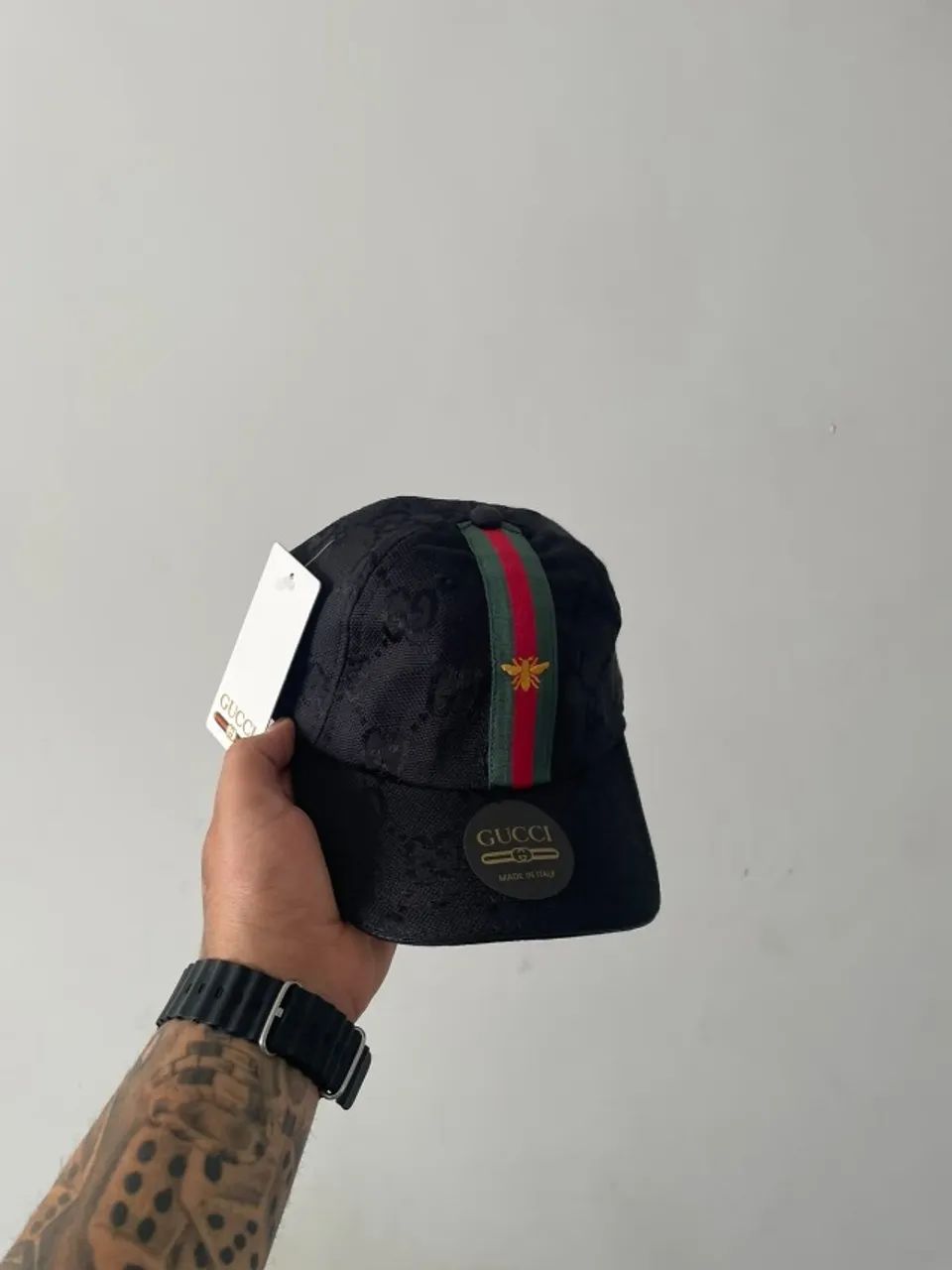 Boné Gucci Preto Faixa Vermelha