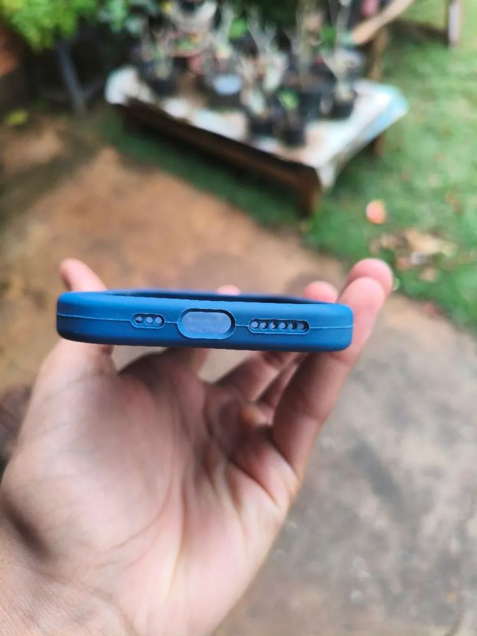 Capinha iPhone 11 Pro Silicone Azul - Proteção de Câmera - Foto 2