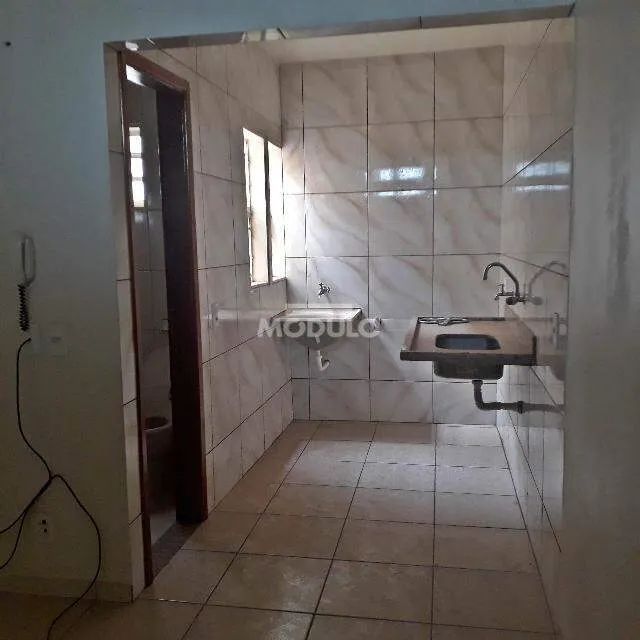 Kitnet disponível para locação no bairro Martins. - Foto 2