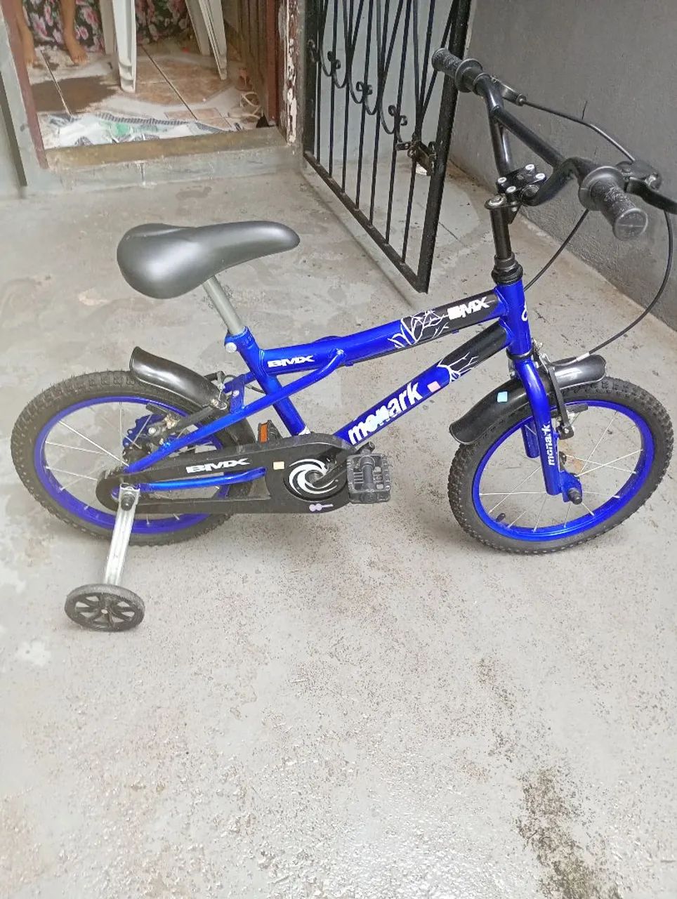 Vendo Bicicleta Novinha e com Rodinhas!!