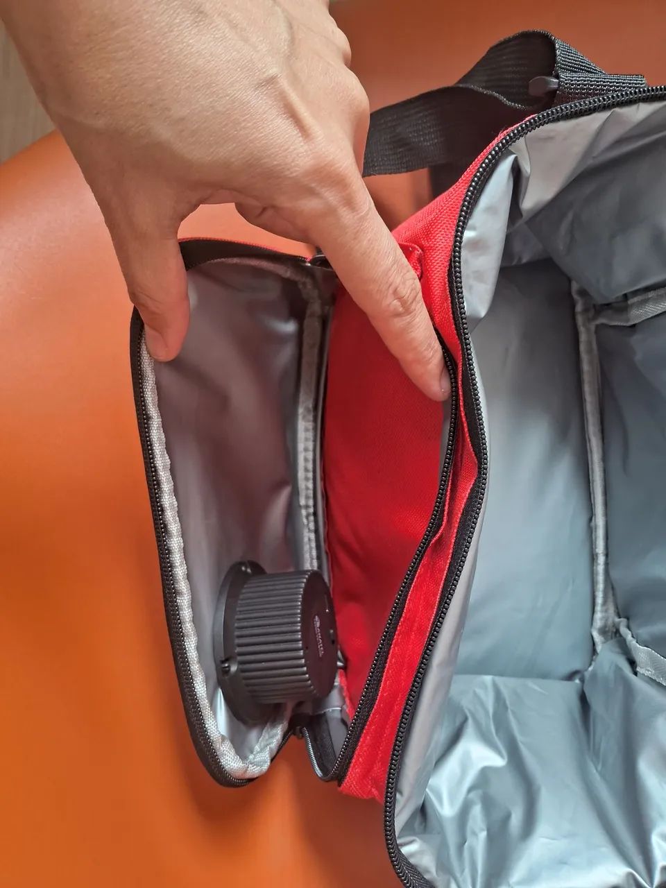 Bolsa térmica com caixa de som via Bluetooth  - Foto 3