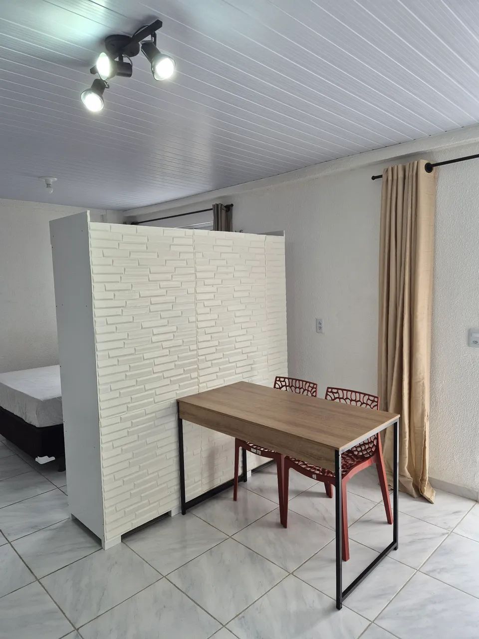 Kitnet mobiliado com varanda próximo ao Centro  - Foto 2