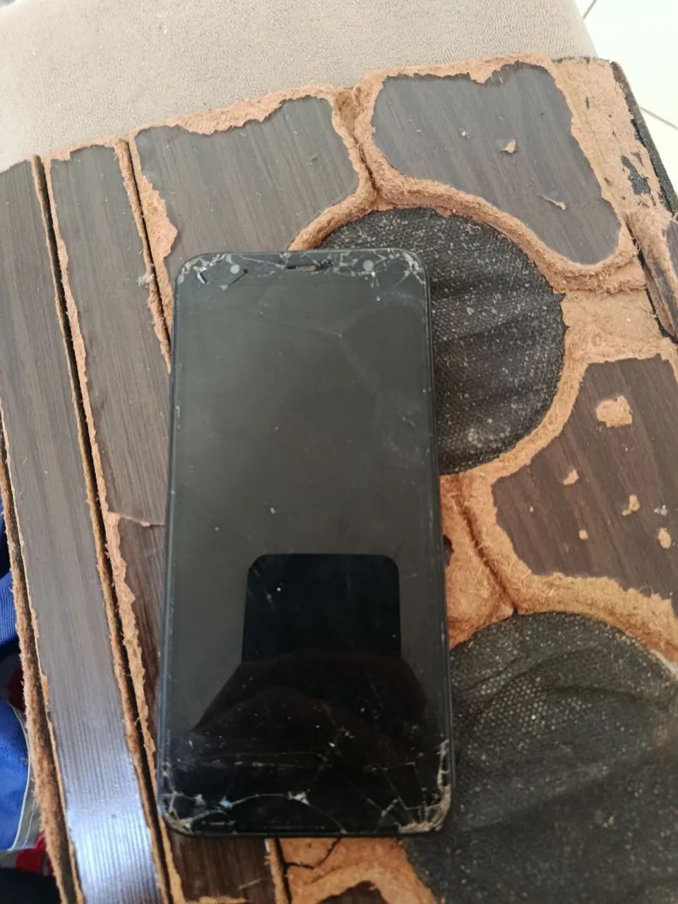 CELULAR QUEBRADO