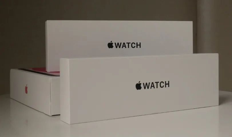 Apple Watch SE 3 - Modelo 2025 - NOVO NA CAIXA - 44mm - GPS - Meia-Noite