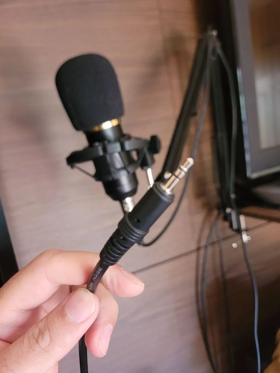 Microfone de mesa com braço articulado  - Foto 4