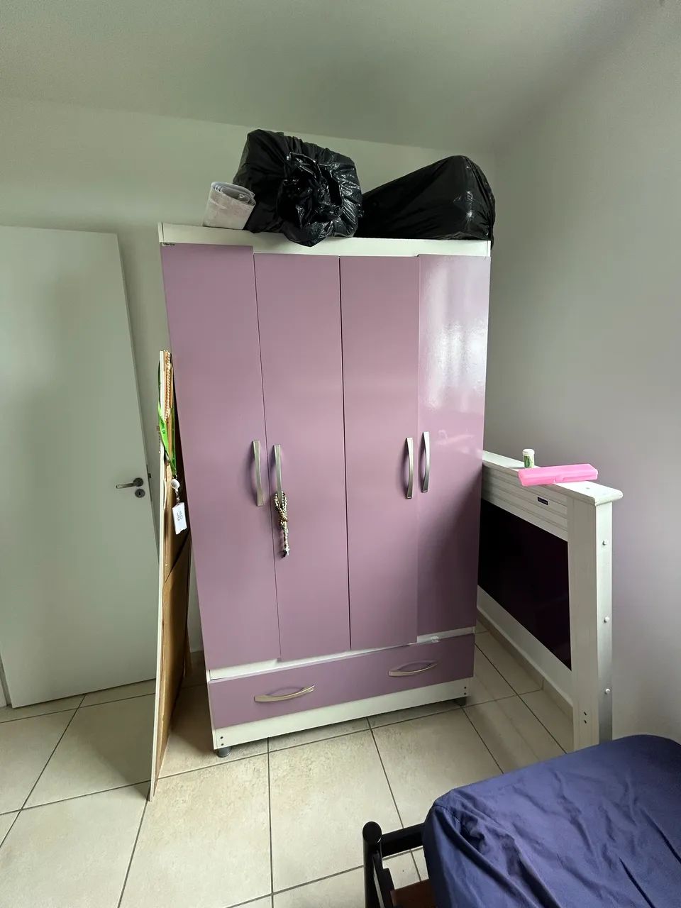 Guarda roupa 4 portas 
