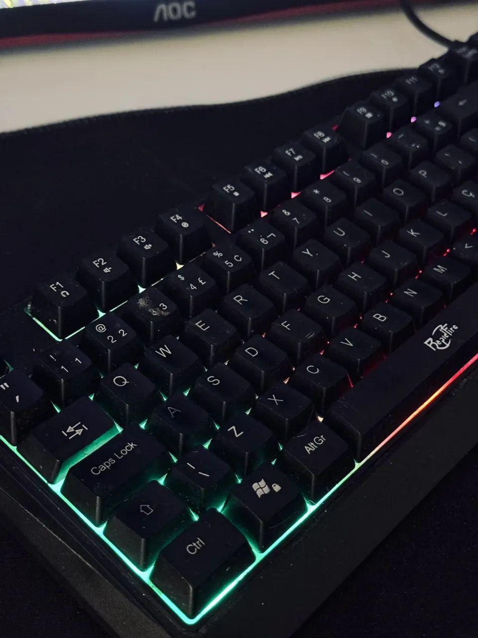 Teclado Gamer USB Full Size com LED - Foto 2