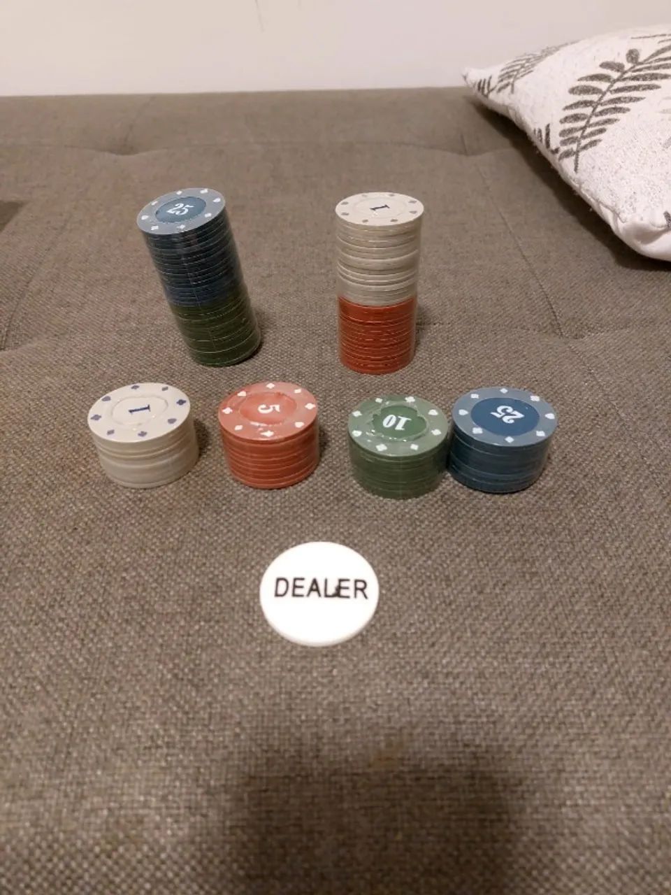 Kit Poker Profissional Chips com 100 Fichas e Baralho - Foto 3
