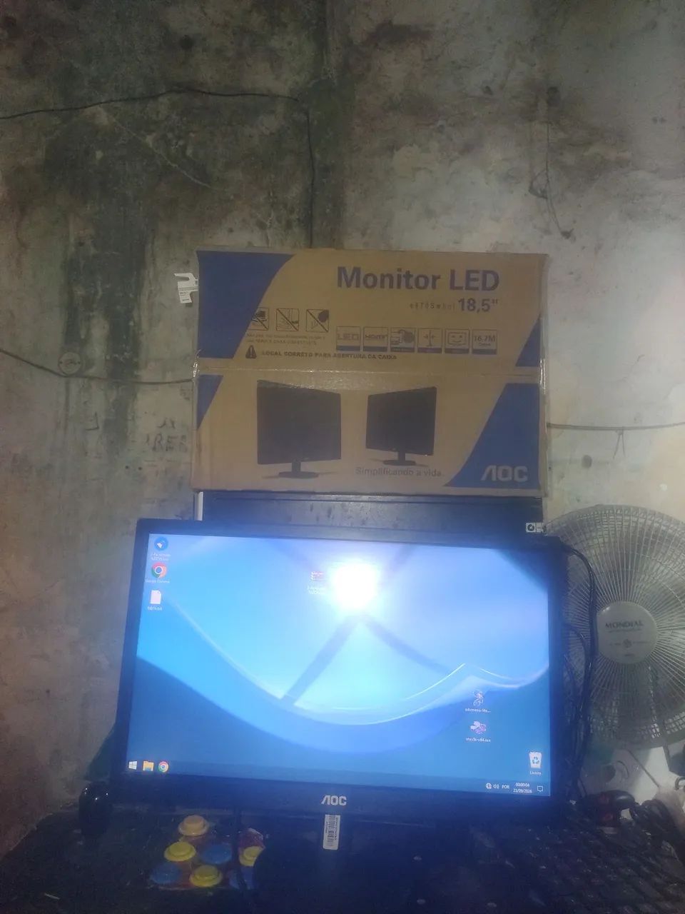 Monitor AOC novo 18.5 meio polegadas testado funcionando perfeitamente novo viu tem caixa  - Foto 2