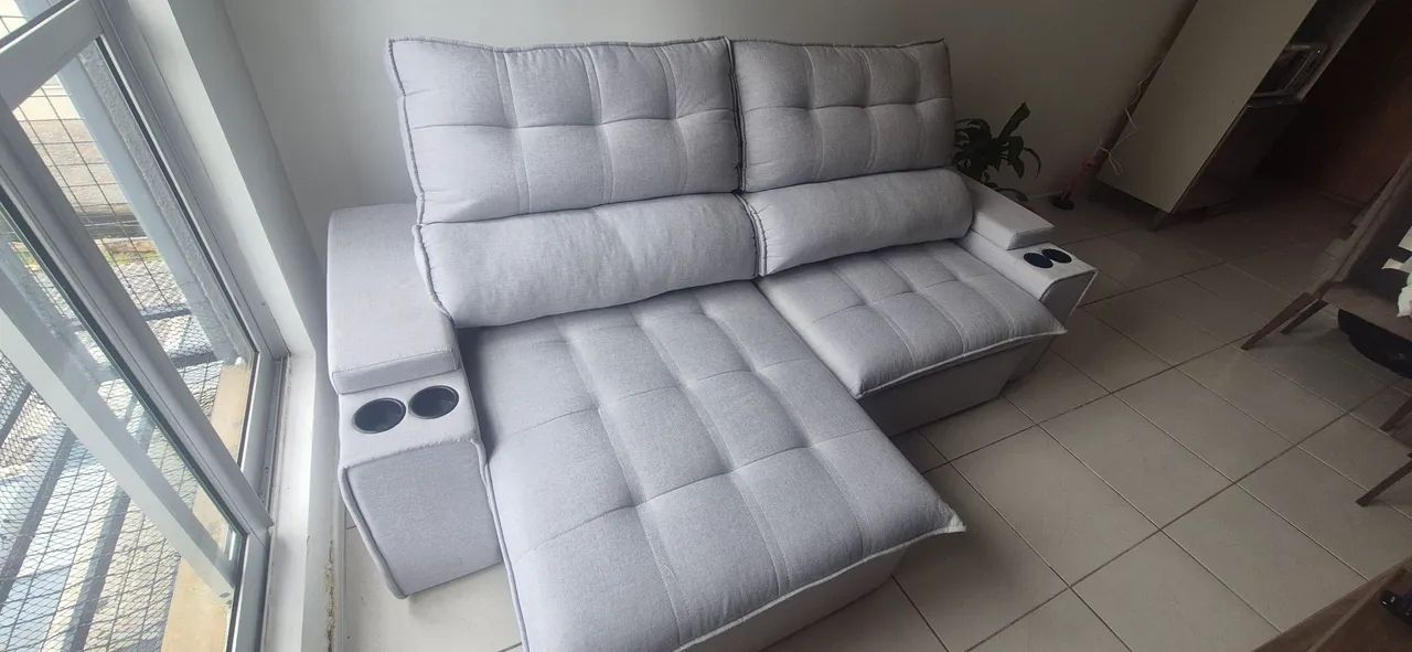 Sofá retrátil em perfeito estado 