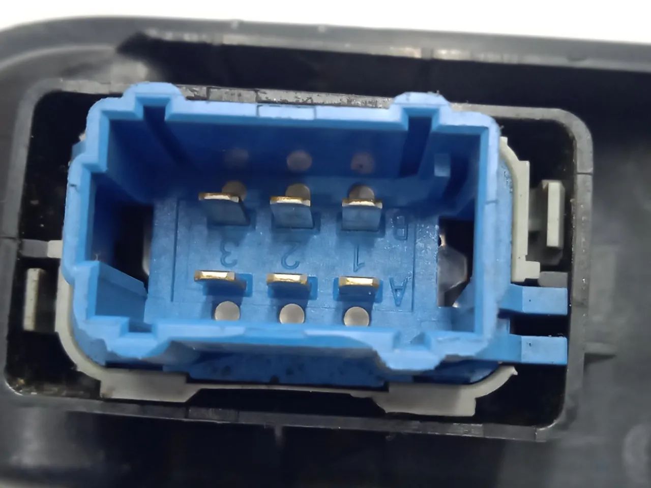 Botão Comando Direito Vidro Sandero Logan Duster 07 A 13 - Foto 3