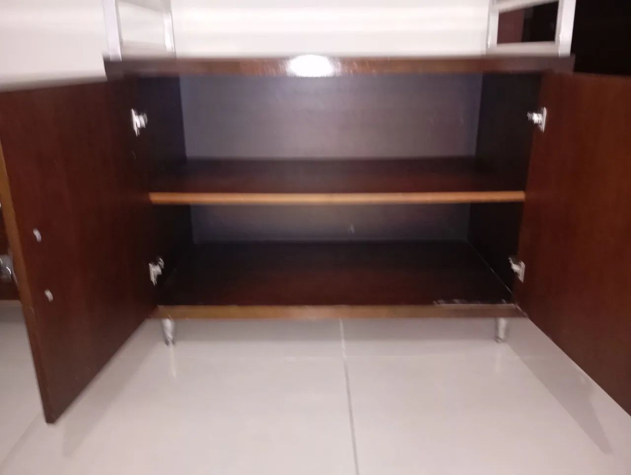 Conjunto sala de jantar: mesa 6 cadeiras e buffet em MADEIRA MACIÇA  - Foto 3