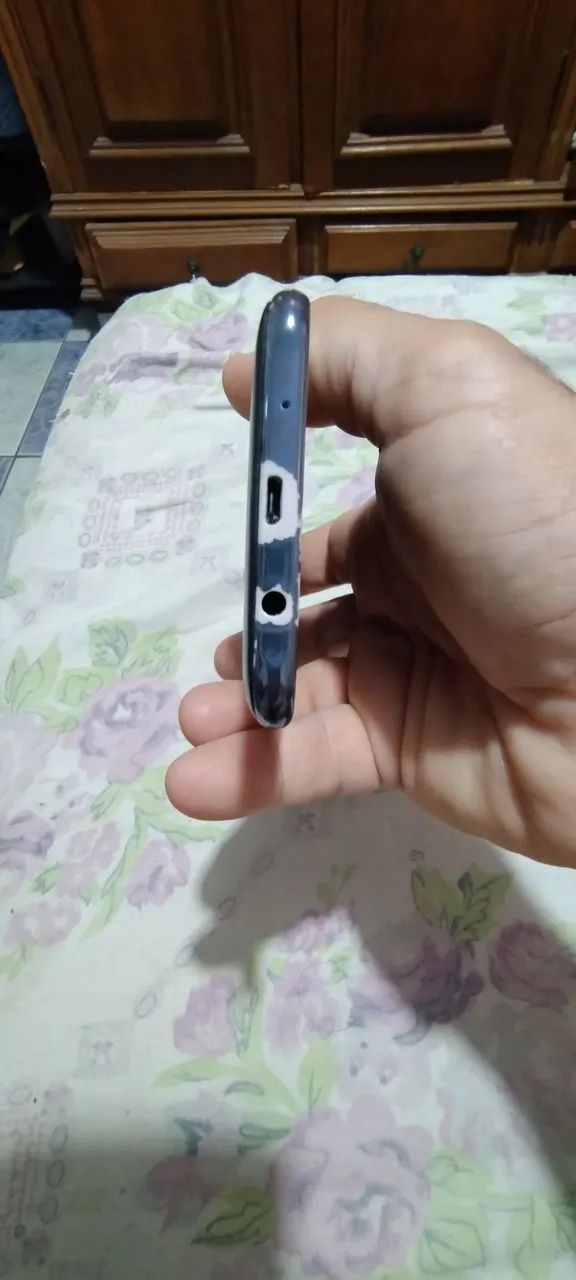 Celular j5 funcionando normalmente capa traseira quebrada  - Foto 3