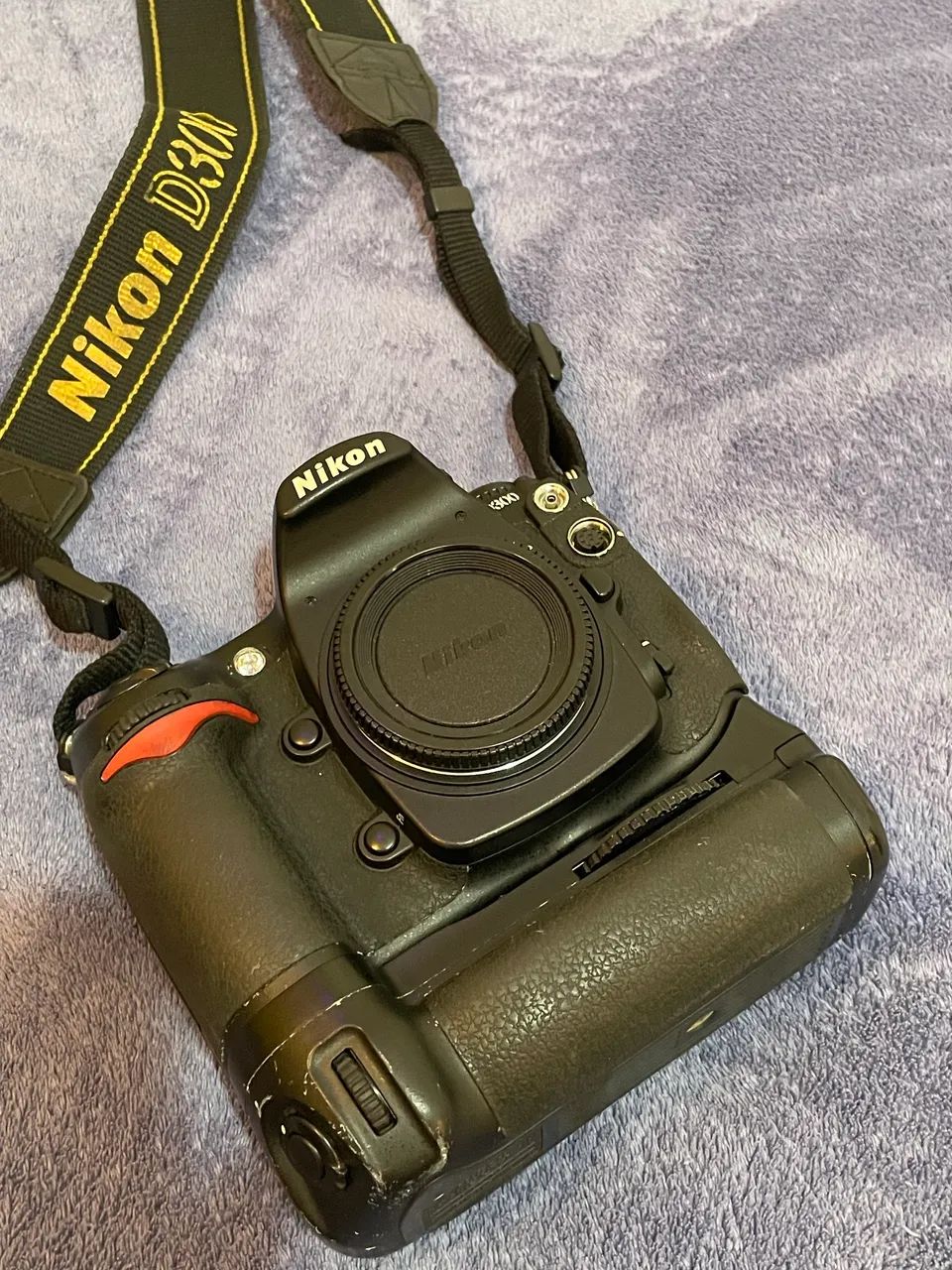 Câmera Nikon D300 com Grip  - Foto 3
