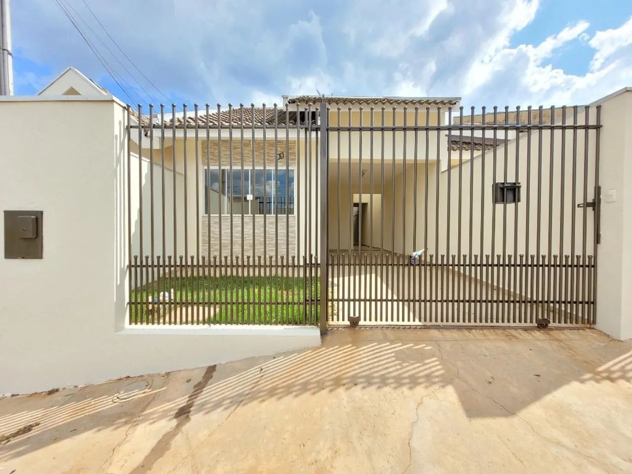 Casa para alugar em Maringá, Jardim Olímpico, com 3 quartos, com 99.93 m²