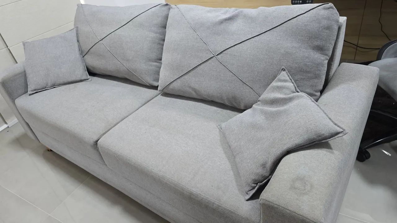 Sofa cinza em otimo estado