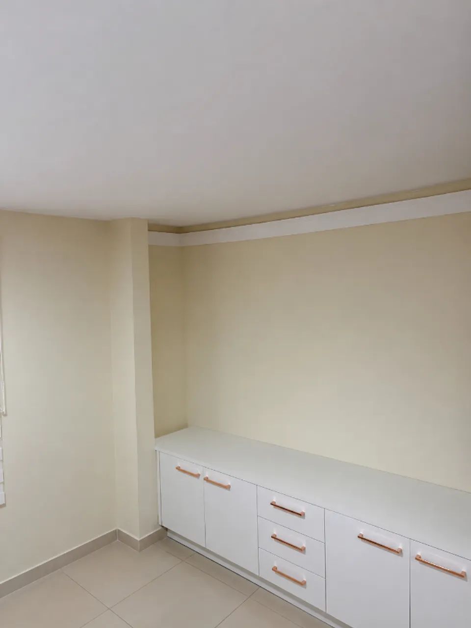 Sala Comercial em Ótima Localização - Semi Mobília - Foto 3