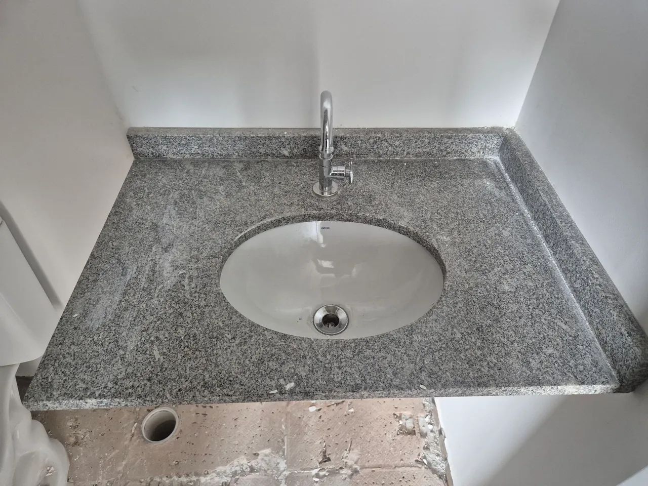 Cuba/Pia de Banheiro + Pedra + Torneira