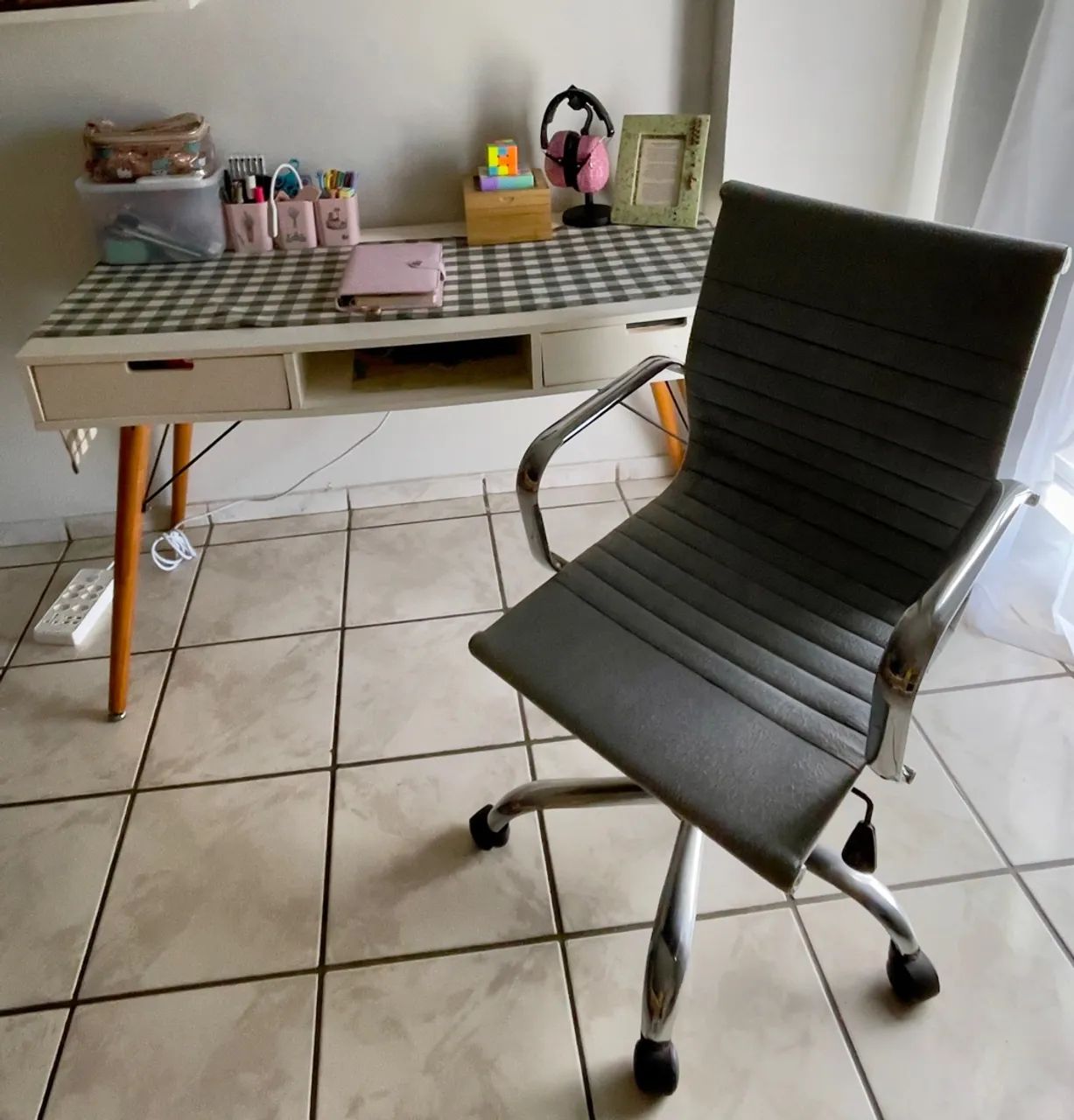 Escrivaninha eames vintage + cadeira
