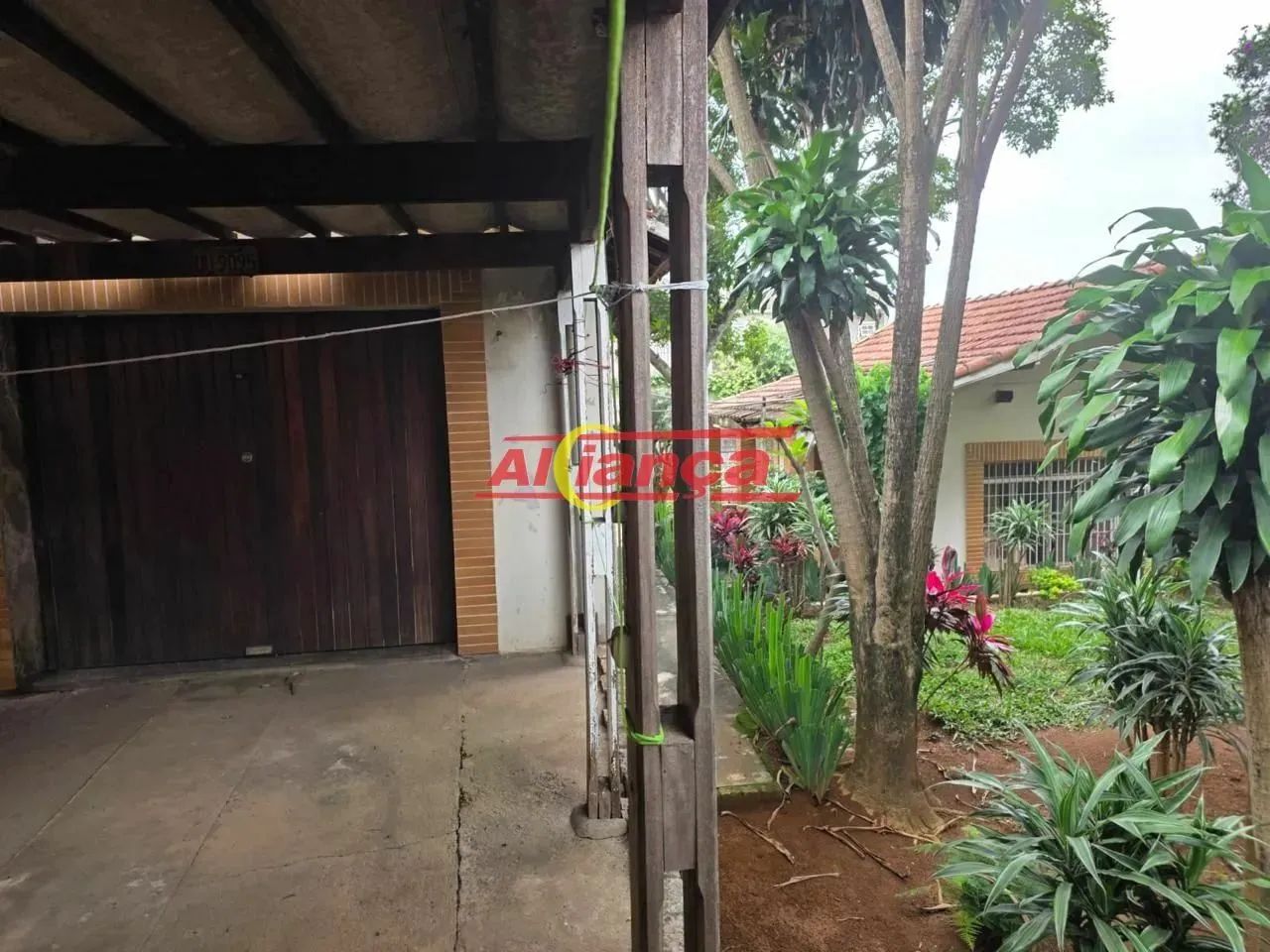 CASA TÉRREA COM 3 DORMITÓRIOS A VENDA (TERRENO 520 M²) - VALE DOS MACHADOS GUARULHOS - SP. - Foto 4